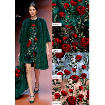 Кашмир Dolce & Gabbana рози зелен фон